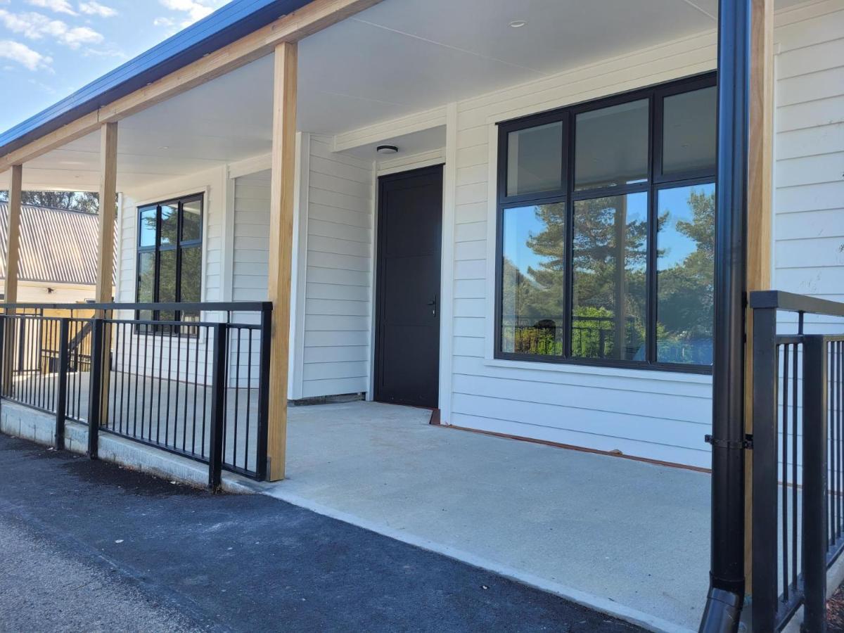 Taimana Boutique Motel Diamond Harbour Exterior photo